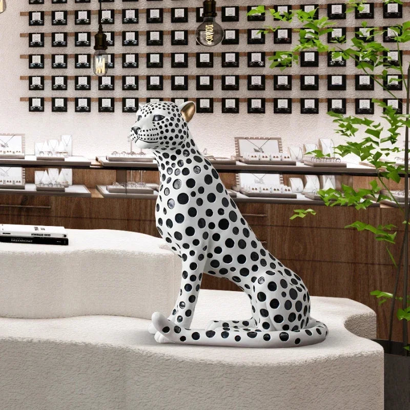Creative Lucky Leopard Floor-standing Ornaments, Art Sculptures and Crafts Next To The Sofa in The Living Room, Home Decoration